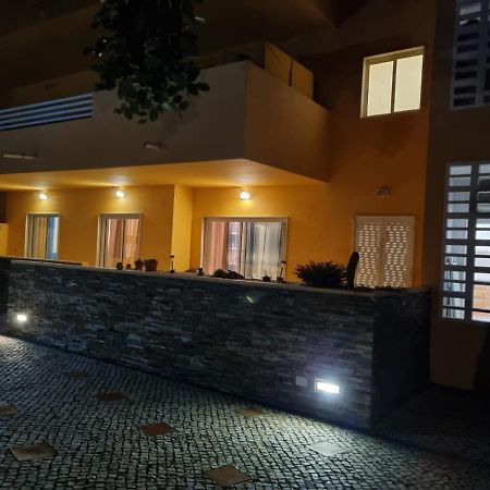 Marinho - 2 Bedroom 2 Bathroom Ground Floor Apartment With Communal Pool And Gardens Conceição Exteriör bild