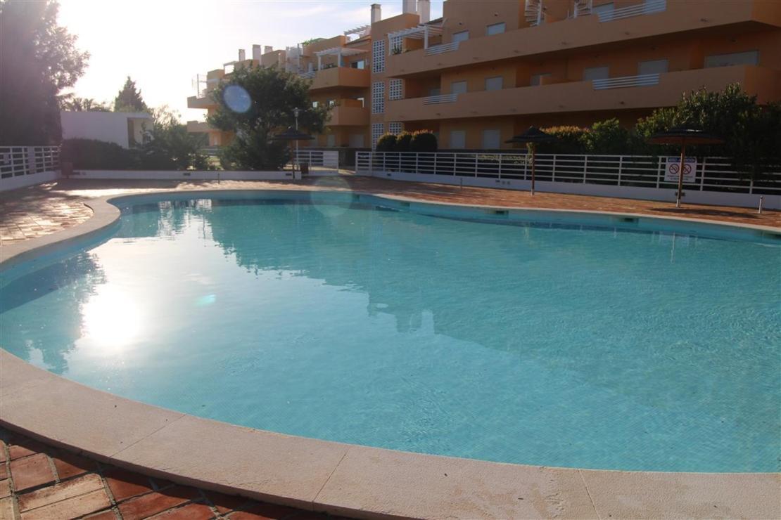 Marinho - 2 Bedroom 2 Bathroom Ground Floor Apartment With Communal Pool And Gardens Conceição Exteriör bild