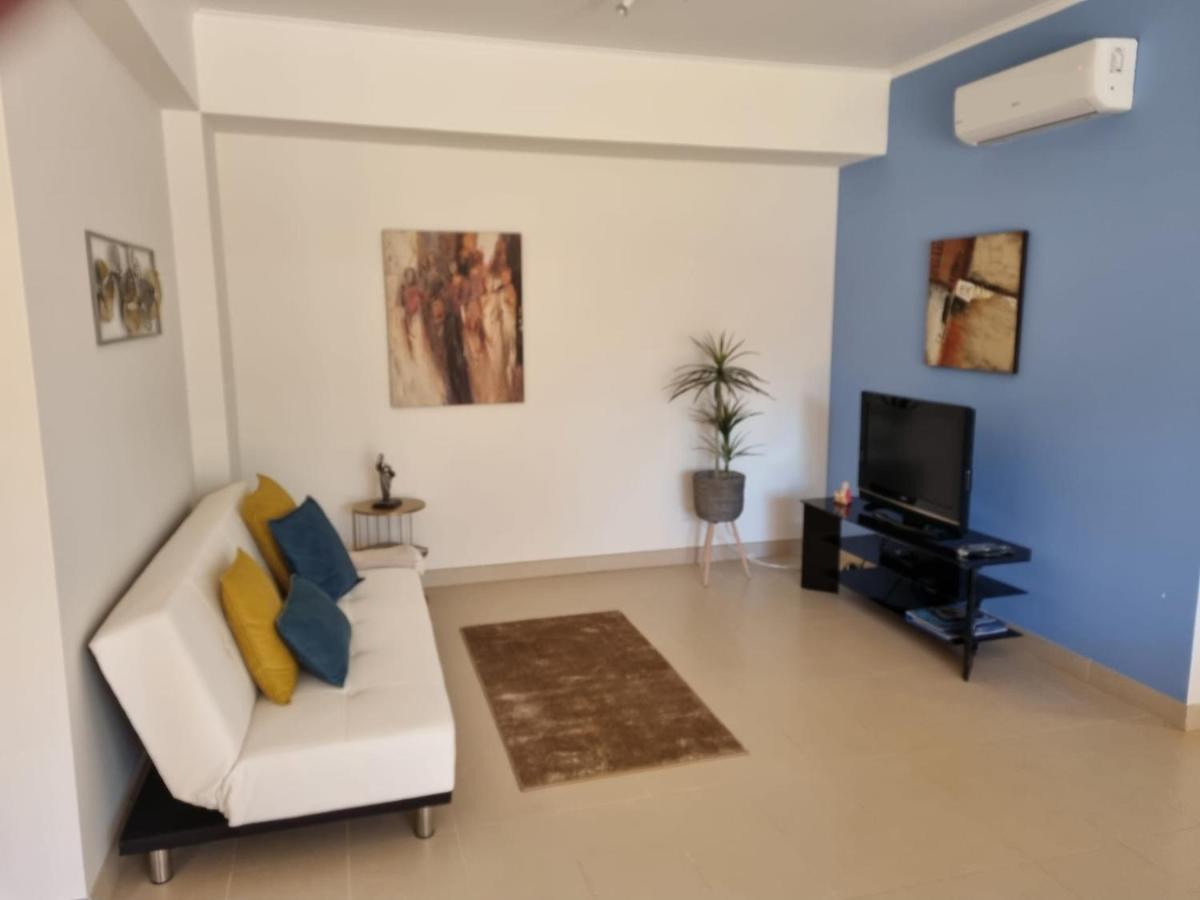 Marinho - 2 Bedroom 2 Bathroom Ground Floor Apartment With Communal Pool And Gardens Conceição Exteriör bild