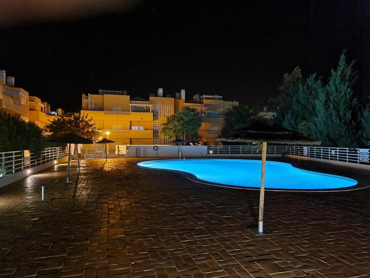 Marinho - 2 Bedroom 2 Bathroom Ground Floor Apartment With Communal Pool And Gardens Conceição Exteriör bild