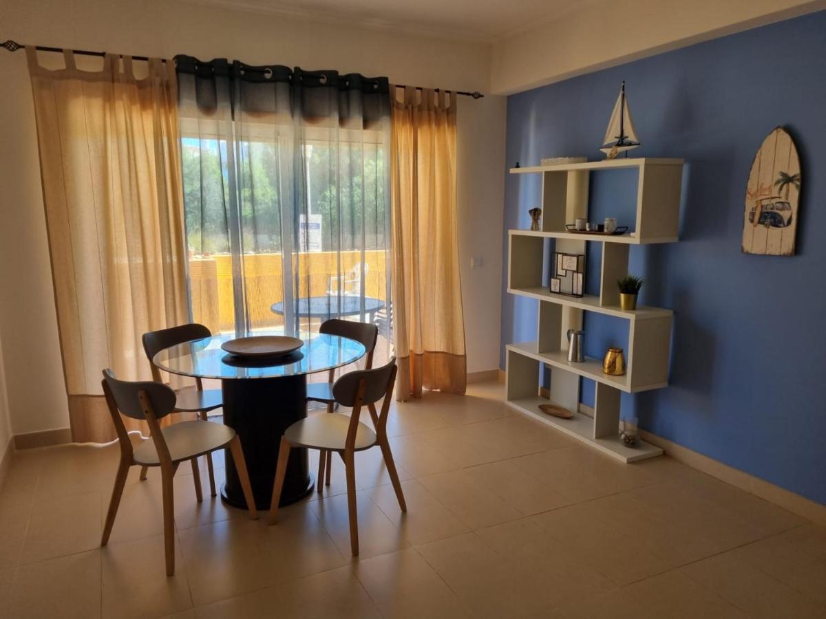Marinho - 2 Bedroom 2 Bathroom Ground Floor Apartment With Communal Pool And Gardens Conceição Exteriör bild